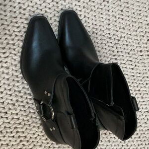 Classic Black Ankle Boots with Rounded Toe